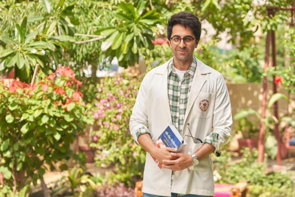 The Weekend Leader - Ayushmann Khurrana posts DoctorG first look from film set